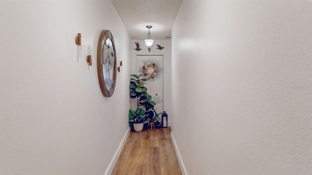 For Sale: $147,000 (2 beds, 2 baths, 1120 Square Feet)