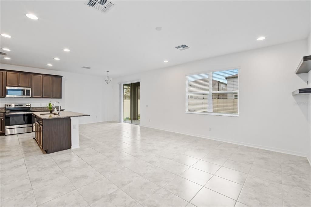 For Rent: $2,450 (3 beds, 2 baths, 2143 Square Feet)