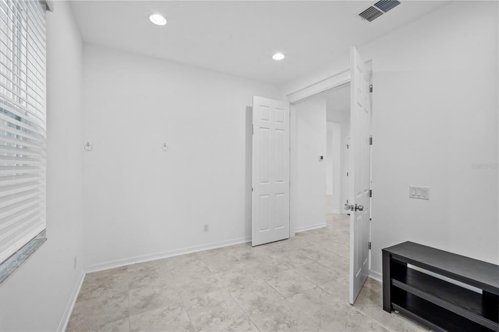 For Rent: $2,450 (3 beds, 2 baths, 2143 Square Feet)