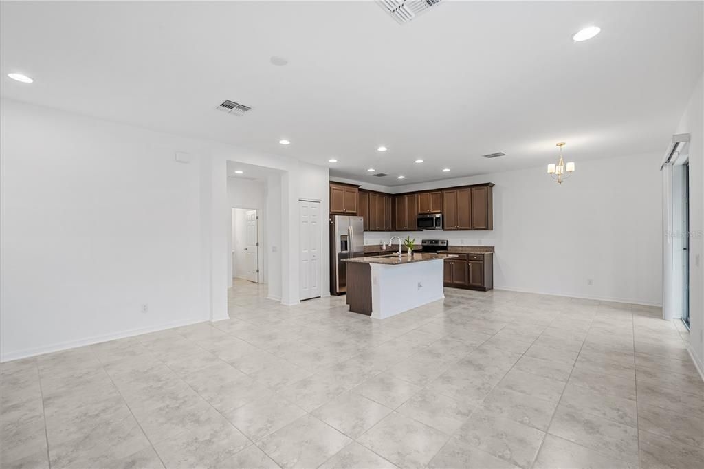 For Rent: $2,450 (3 beds, 2 baths, 2143 Square Feet)