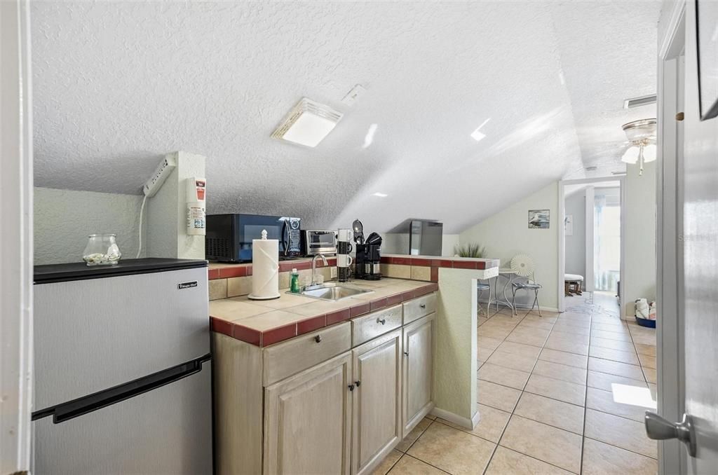 В аренду: $1,350 (1 спален, 1 ванн, 364 Квадратных фут)