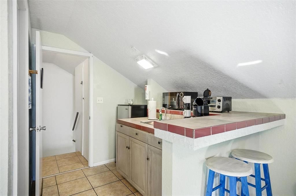 В аренду: $1,350 (1 спален, 1 ванн, 364 Квадратных фут)