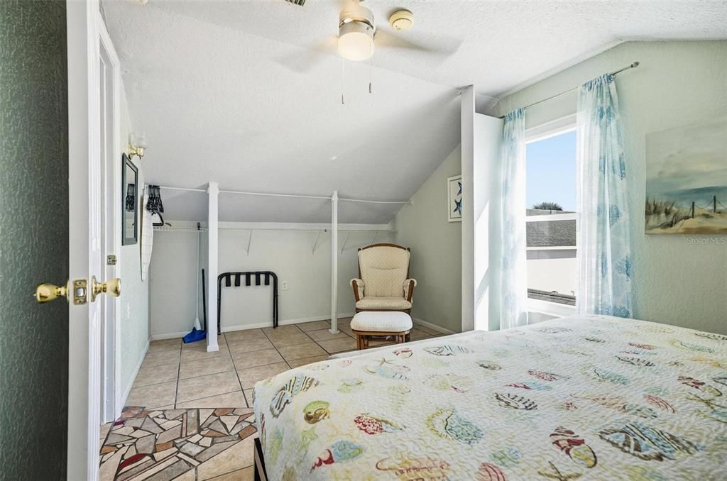 В аренду: $1,350 (1 спален, 1 ванн, 364 Квадратных фут)