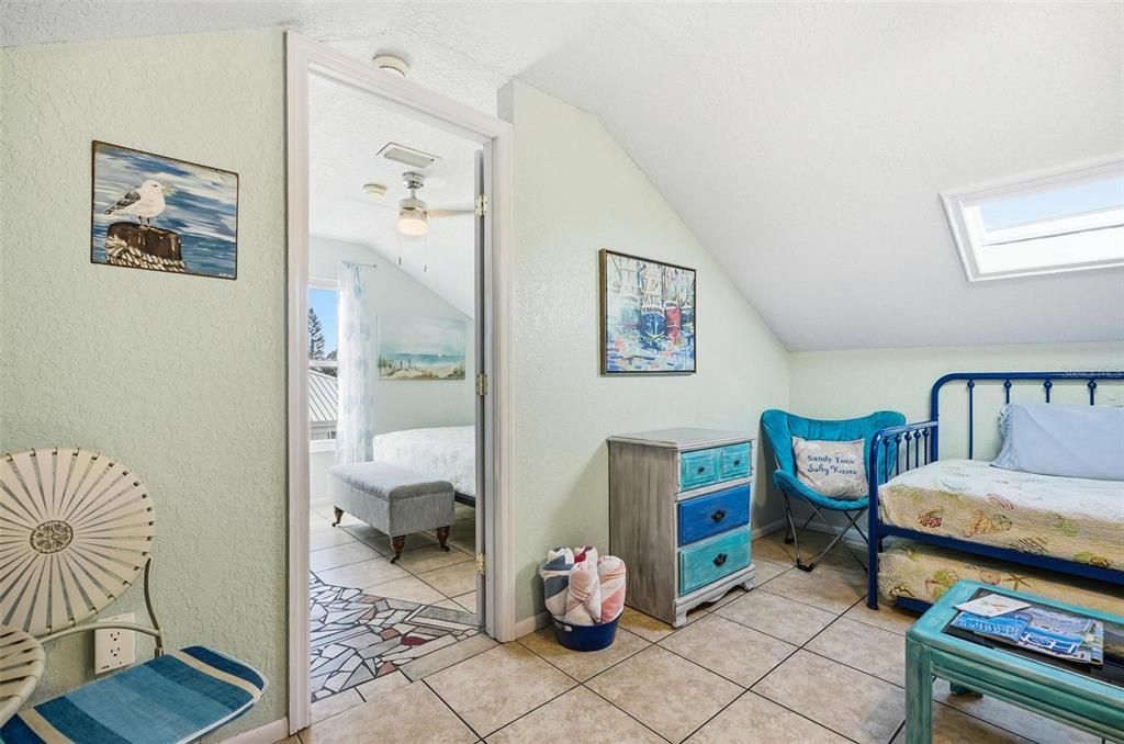 В аренду: $1,350 (1 спален, 1 ванн, 364 Квадратных фут)