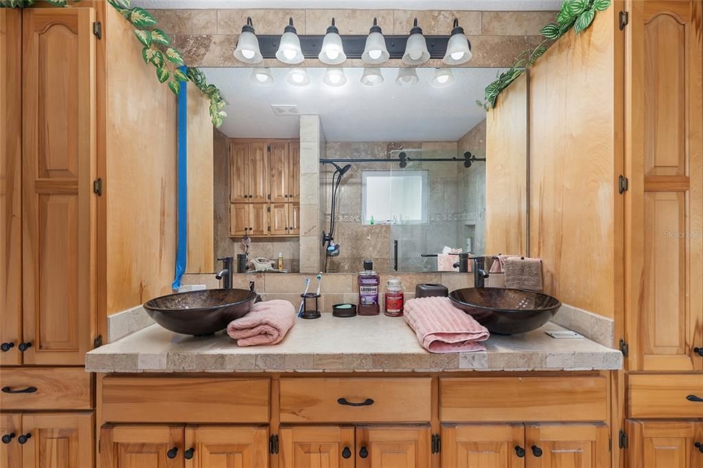 En Venta: $650,000 (2 camas, 2 baños, 1584 Pies cuadrados)