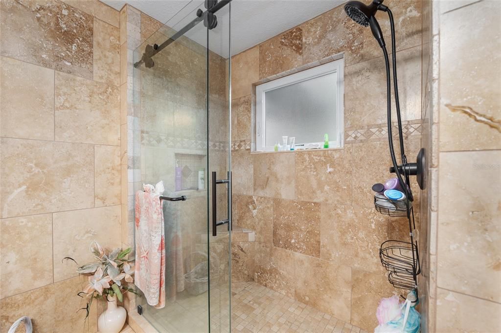 En Venta: $650,000 (2 camas, 2 baños, 1584 Pies cuadrados)