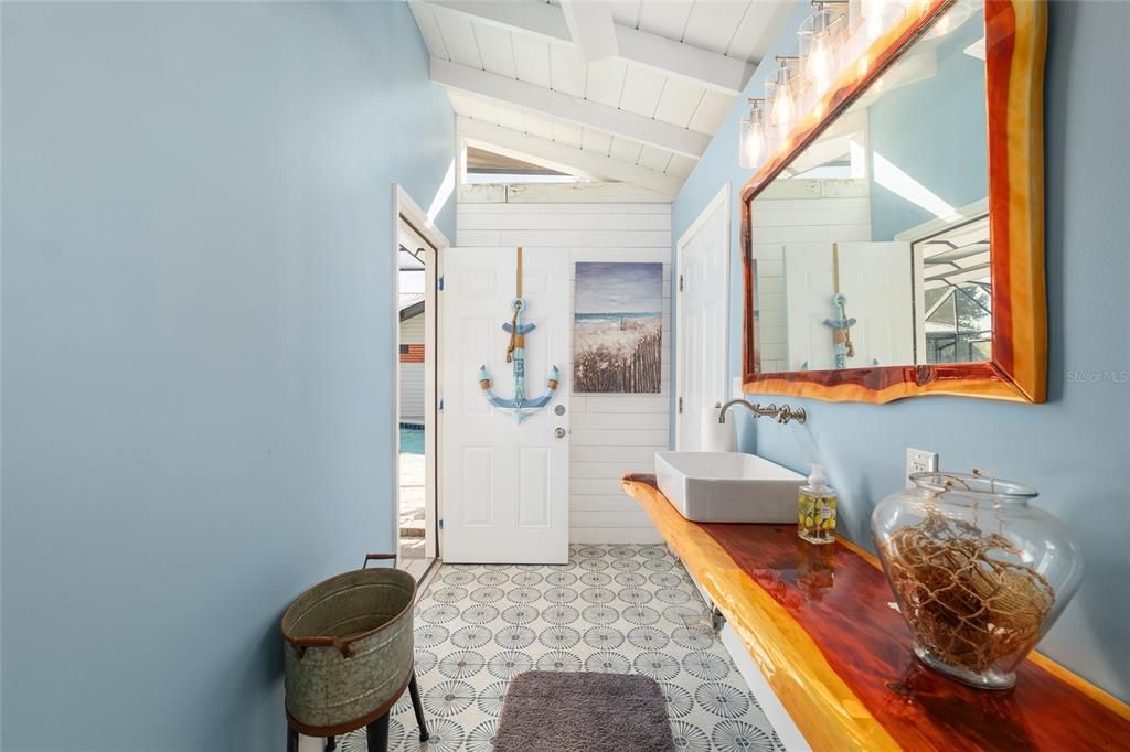 En Venta: $650,000 (2 camas, 2 baños, 1584 Pies cuadrados)