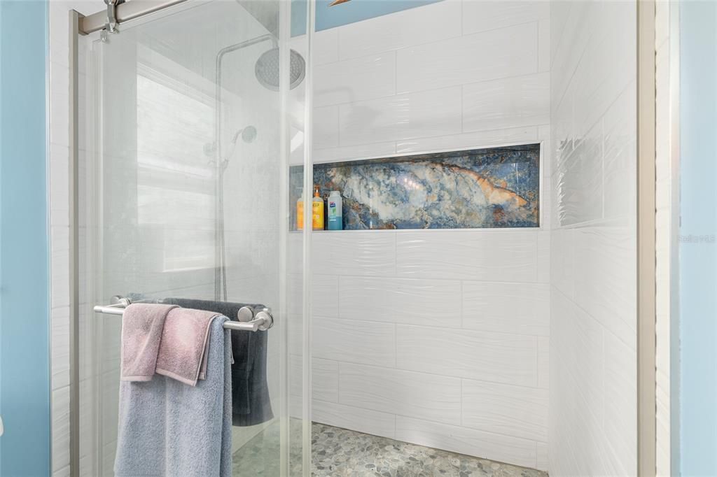 En Venta: $650,000 (2 camas, 2 baños, 1584 Pies cuadrados)