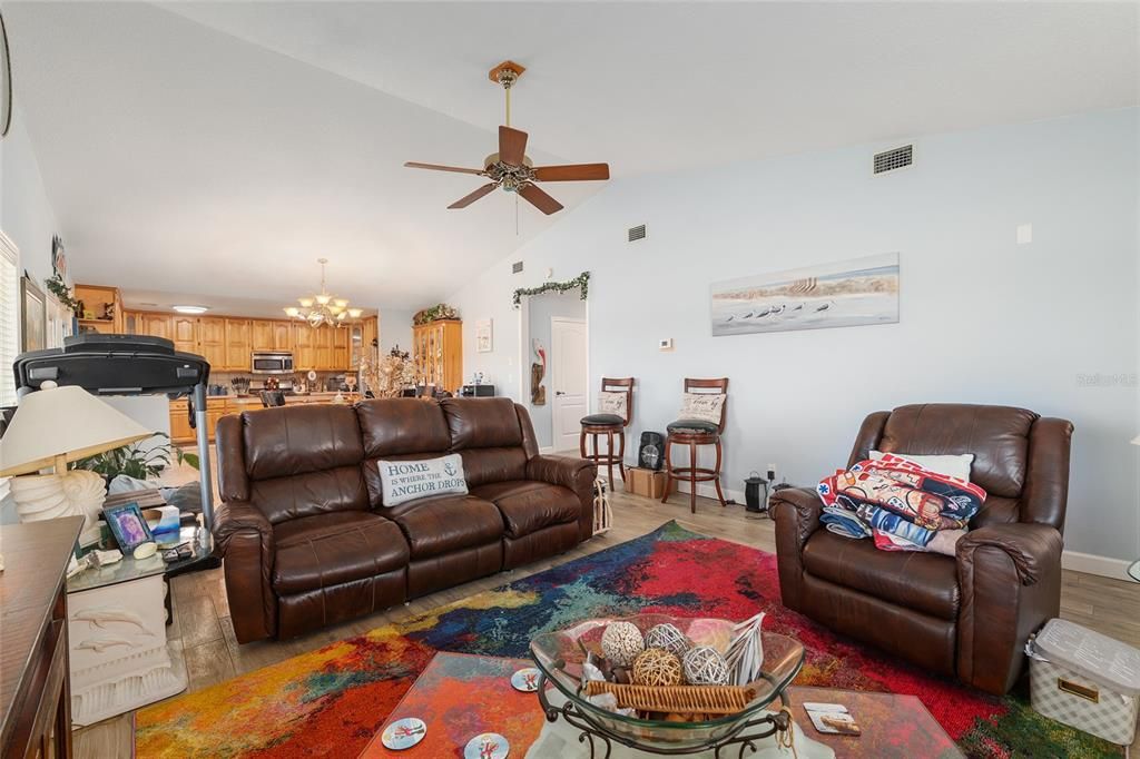 En Venta: $650,000 (2 camas, 2 baños, 1584 Pies cuadrados)