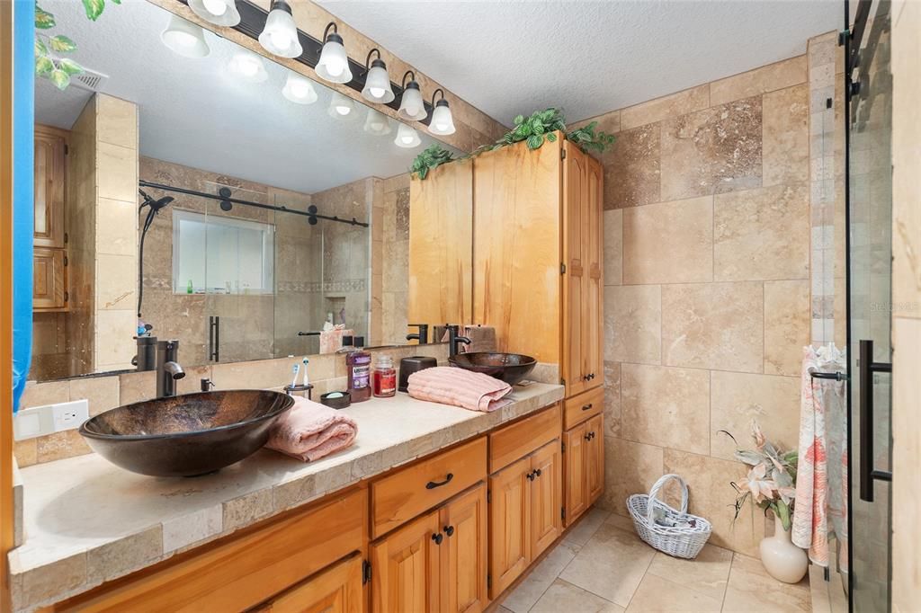 En Venta: $650,000 (2 camas, 2 baños, 1584 Pies cuadrados)