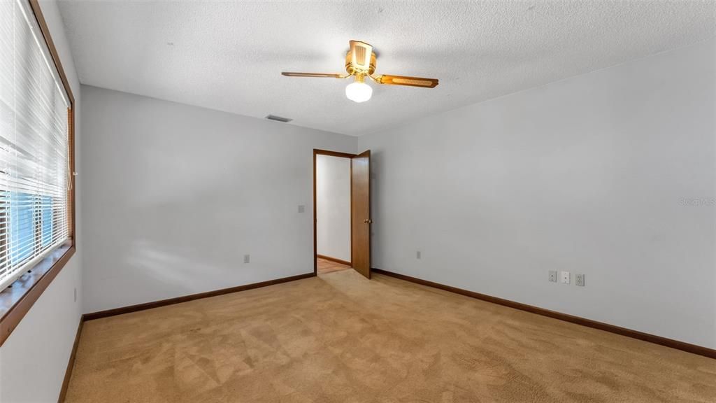 合同活跃: $515,000 (4 贝兹, 3 浴室, 3058 平方英尺)