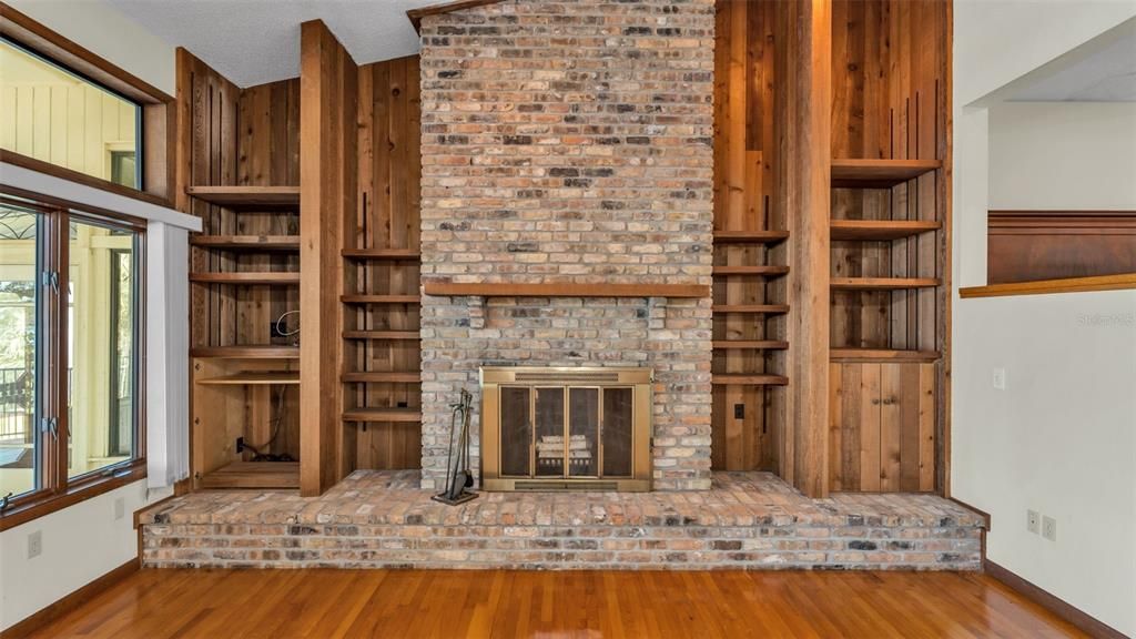 合同活跃: $515,000 (4 贝兹, 3 浴室, 3058 平方英尺)