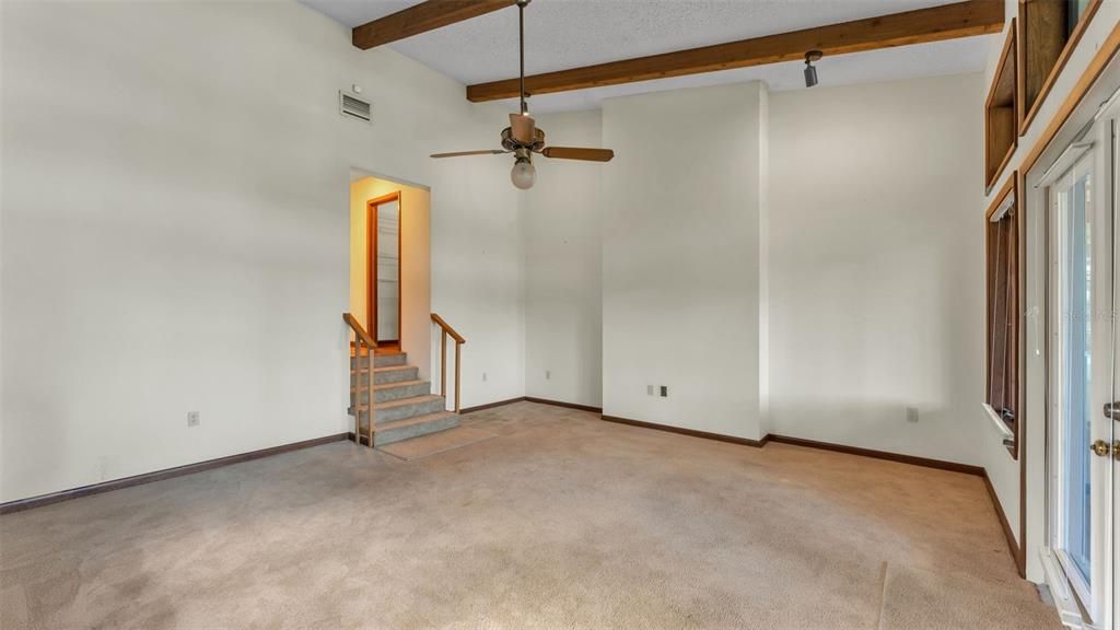 合同活跃: $515,000 (4 贝兹, 3 浴室, 3058 平方英尺)