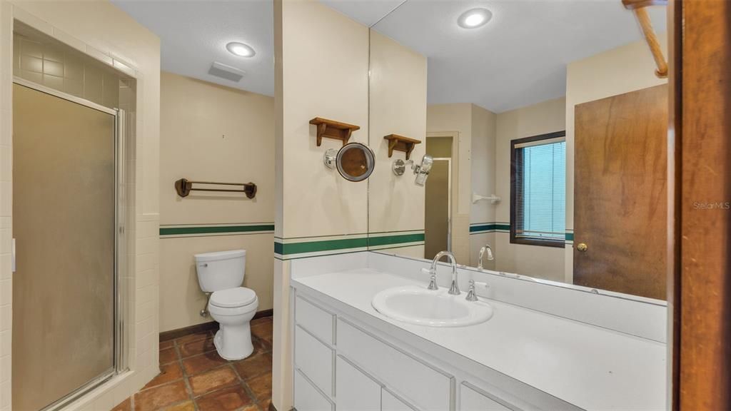 合同活跃: $515,000 (4 贝兹, 3 浴室, 3058 平方英尺)