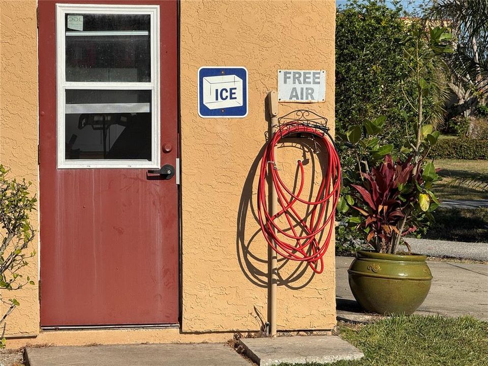 На продажу: $299,900 (1 спален, 1 ванн, 798 Квадратных фут)