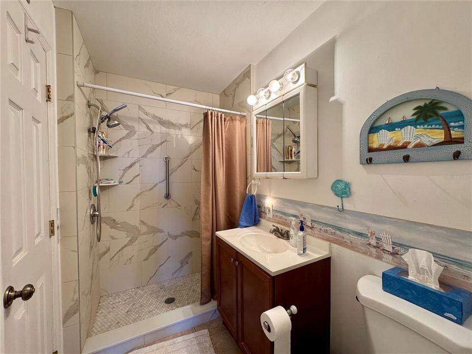 На продажу: $299,900 (1 спален, 1 ванн, 798 Квадратных фут)