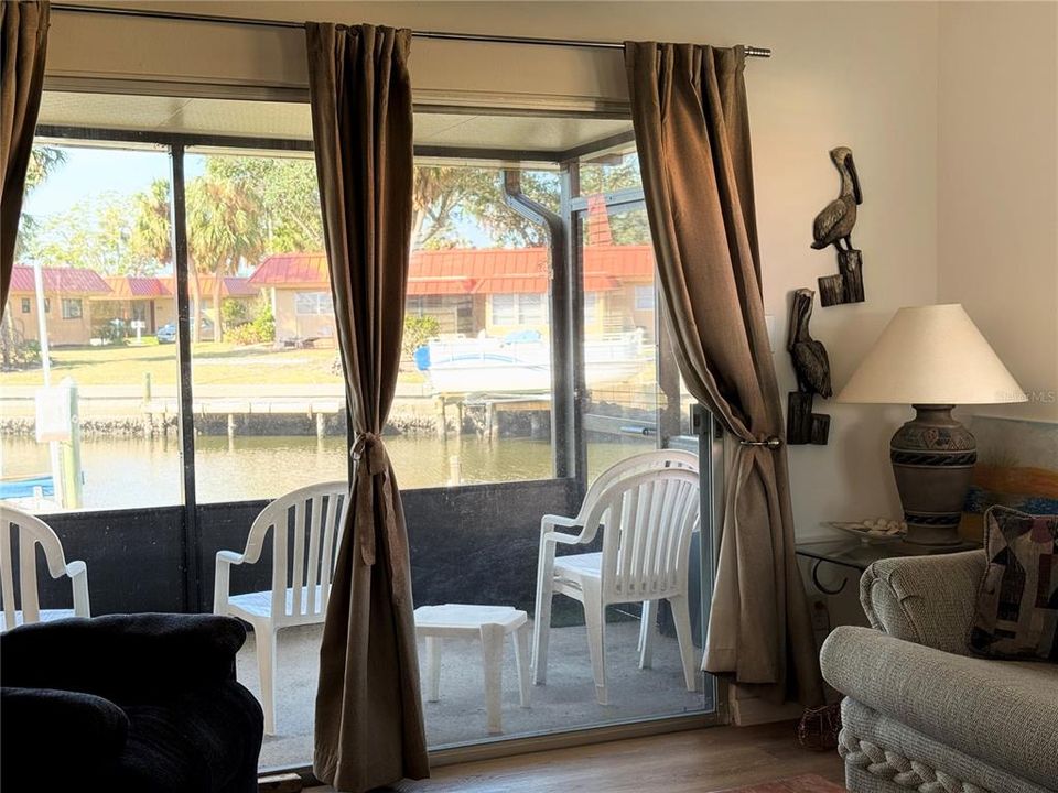 На продажу: $299,900 (1 спален, 1 ванн, 798 Квадратных фут)