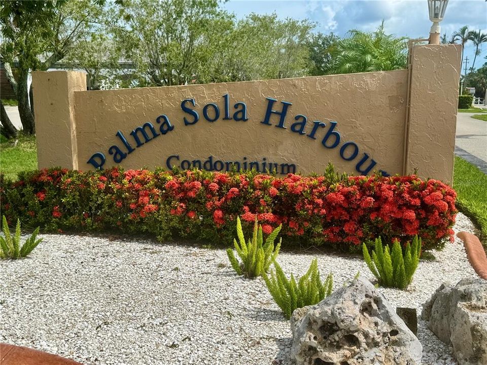 На продажу: $299,900 (1 спален, 1 ванн, 798 Квадратных фут)