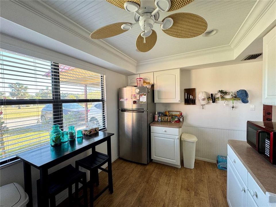 На продажу: $299,900 (1 спален, 1 ванн, 798 Квадратных фут)