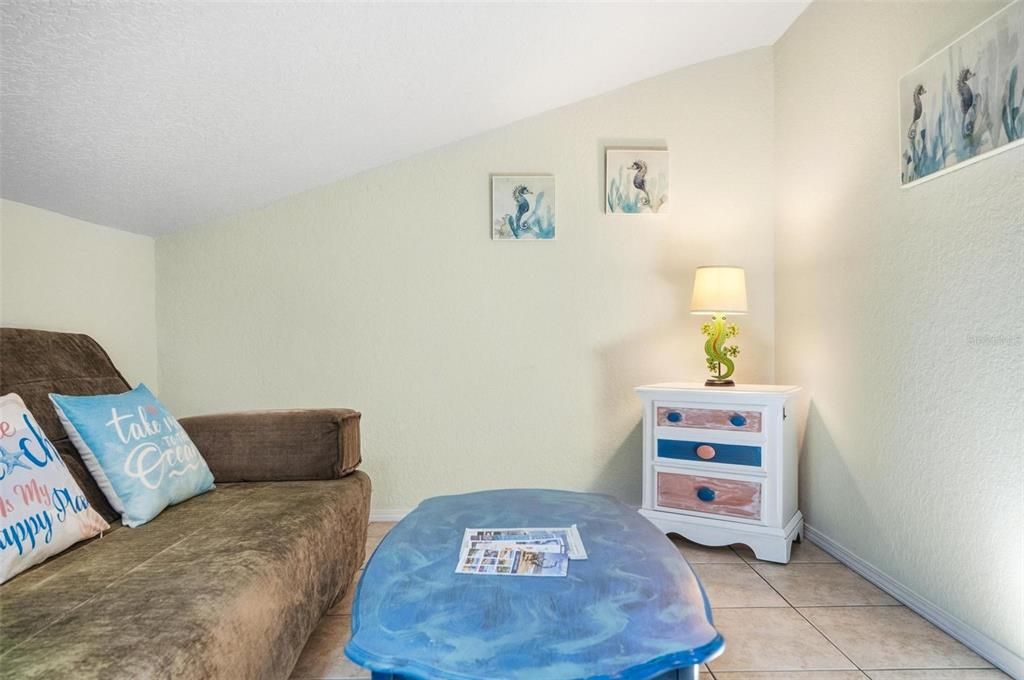 В аренду: $1,300 (1 спален, 1 ванн, 300 Квадратных фут)