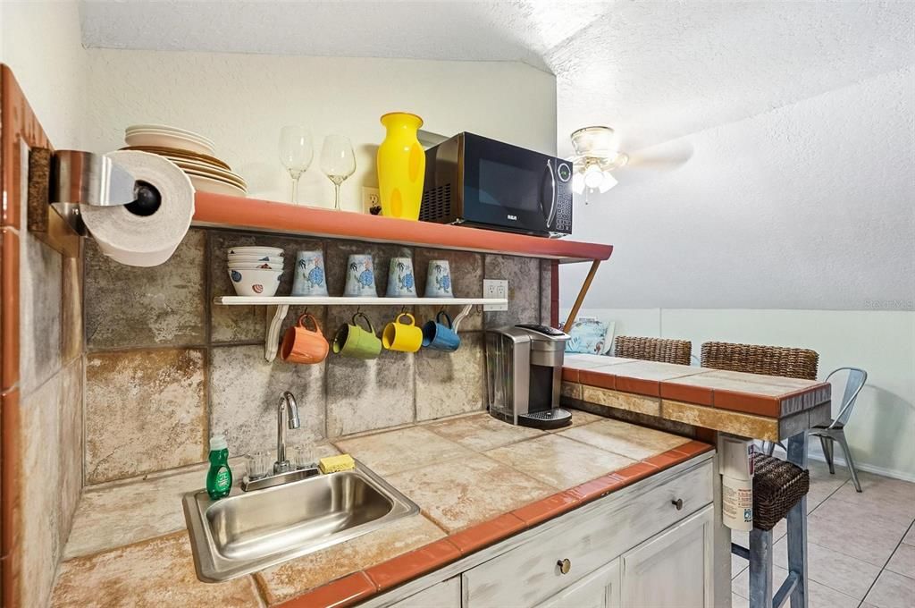 В аренду: $1,300 (1 спален, 1 ванн, 300 Квадратных фут)