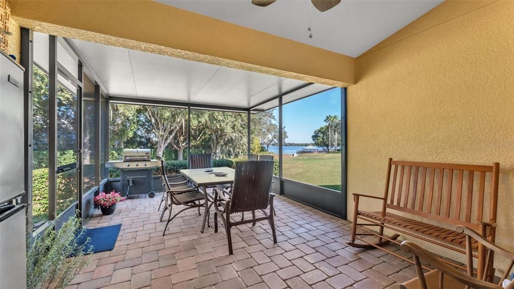 For Sale: $421,900 (4 beds, 3 baths, 1927 Square Feet)