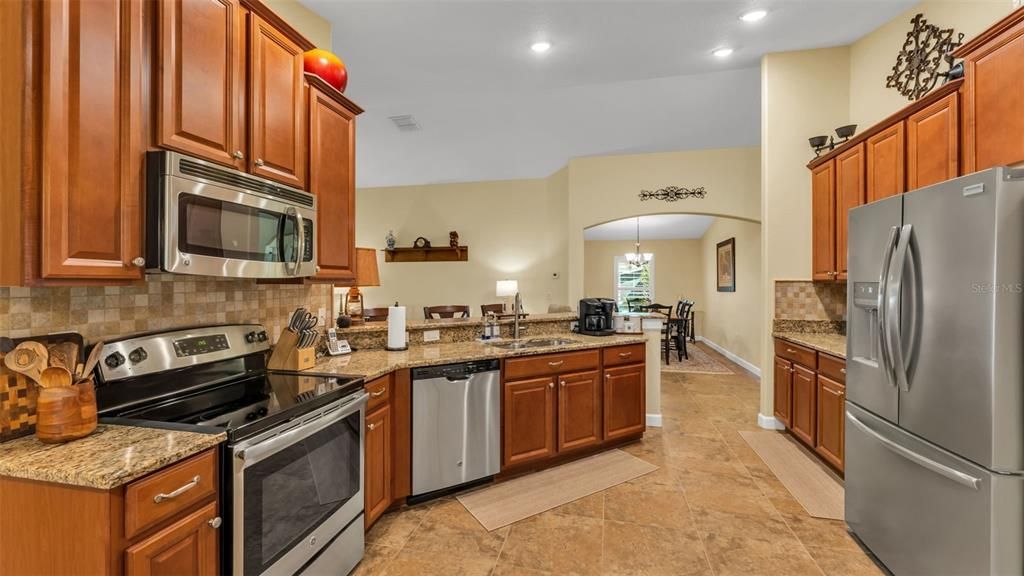 For Sale: $421,900 (4 beds, 3 baths, 1927 Square Feet)