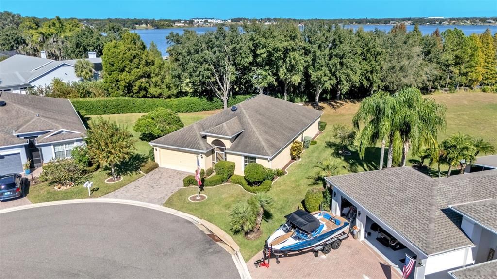 For Sale: $421,900 (4 beds, 3 baths, 1927 Square Feet)