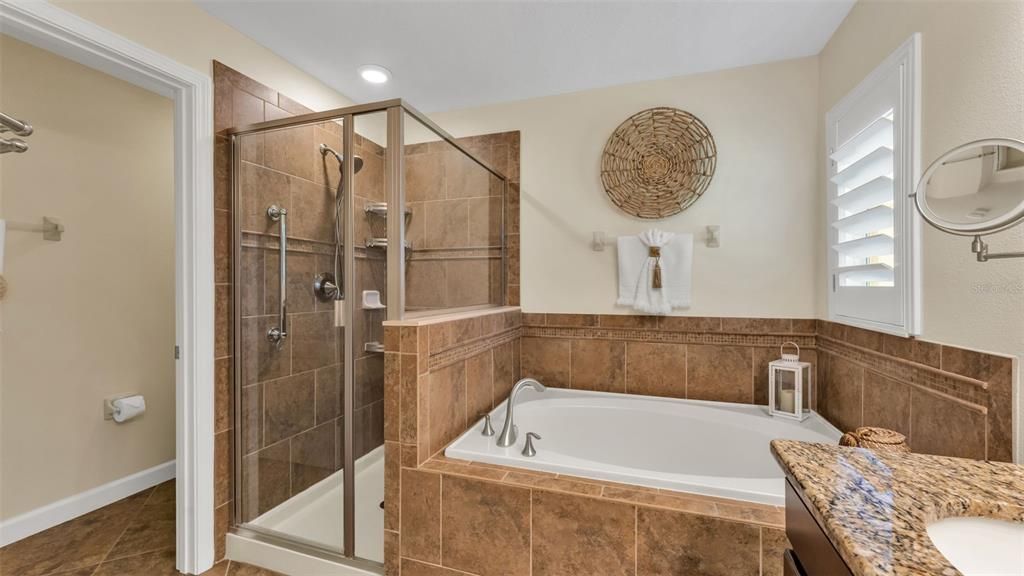 For Sale: $421,900 (4 beds, 3 baths, 1927 Square Feet)