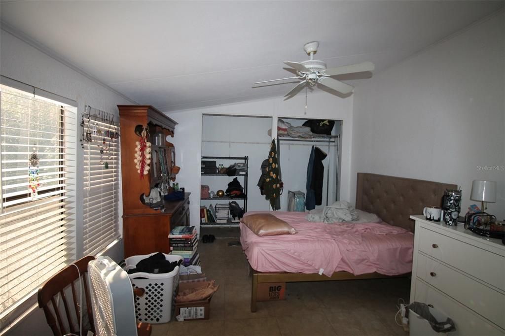 На продажу: $68,990 (2 спален, 2 ванн, 960 Квадратных фут)