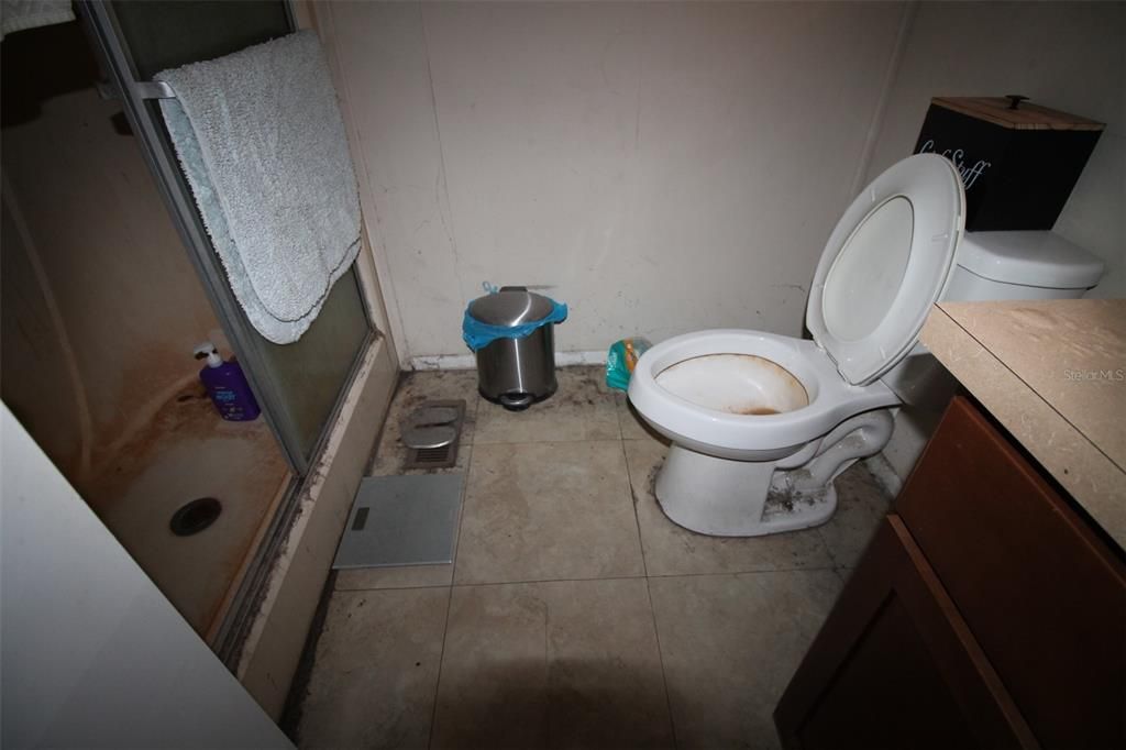 На продажу: $68,990 (2 спален, 2 ванн, 960 Квадратных фут)