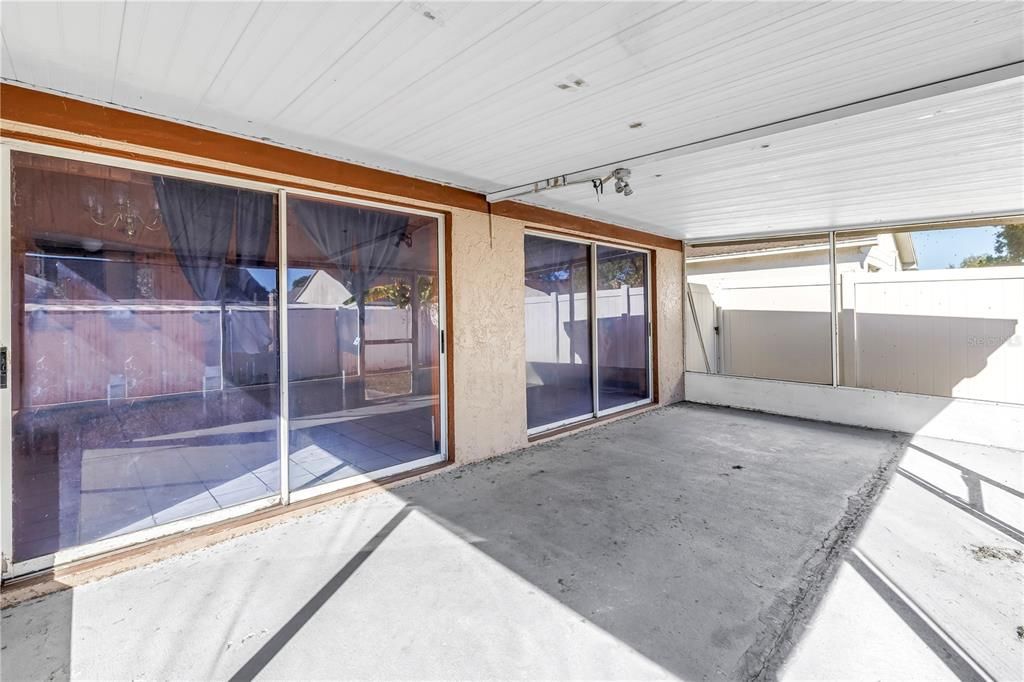 Под контрактом: $280,000 (3 спален, 2 ванн, 1185 Квадратных фут)