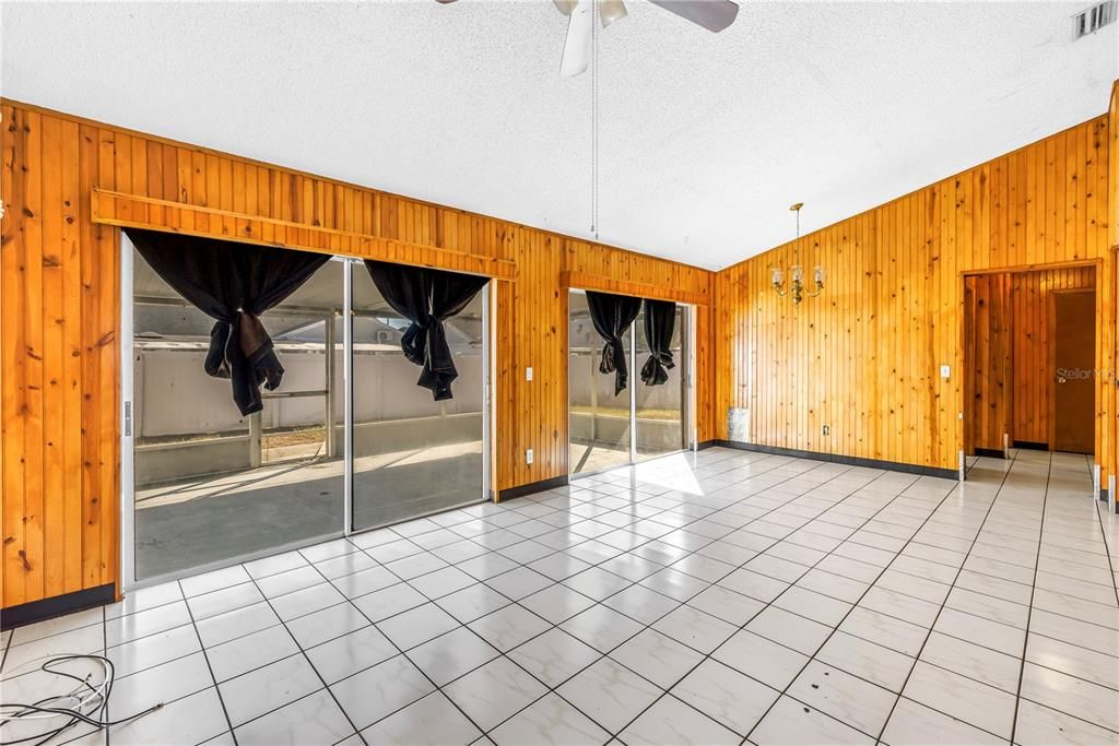 Под контрактом: $280,000 (3 спален, 2 ванн, 1185 Квадратных фут)