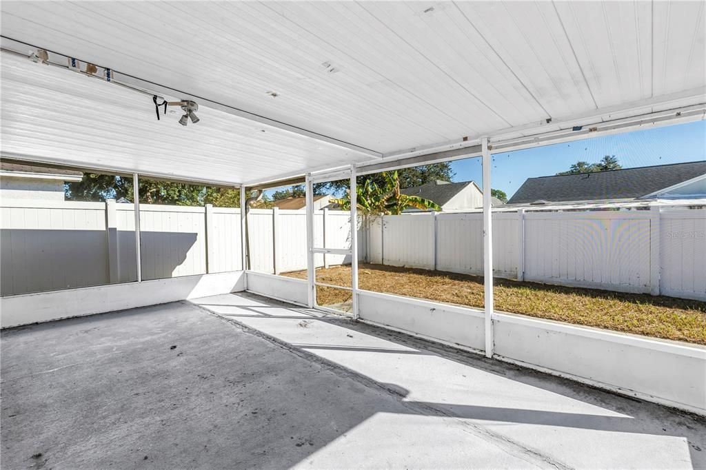 Под контрактом: $280,000 (3 спален, 2 ванн, 1185 Квадратных фут)