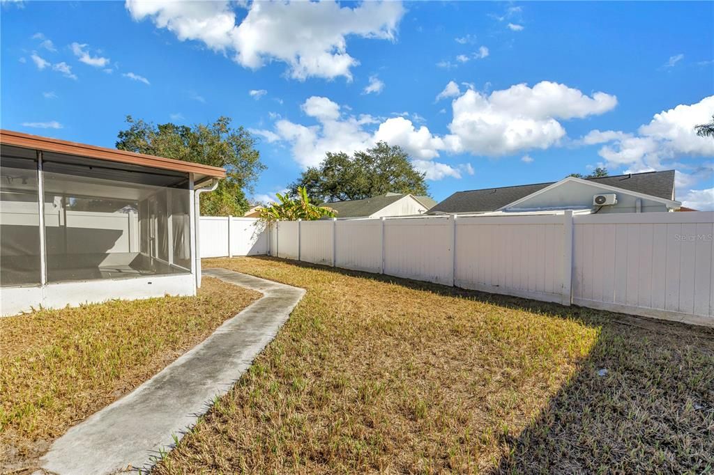 Под контрактом: $280,000 (3 спален, 2 ванн, 1185 Квадратных фут)