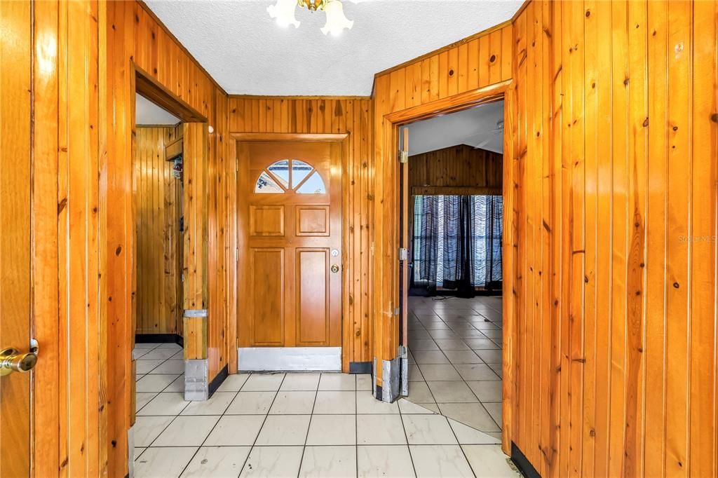 Под контрактом: $280,000 (3 спален, 2 ванн, 1185 Квадратных фут)