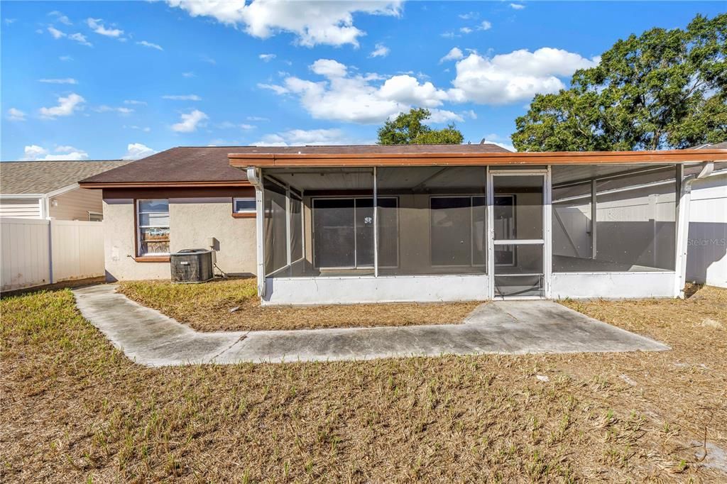 Под контрактом: $280,000 (3 спален, 2 ванн, 1185 Квадратных фут)