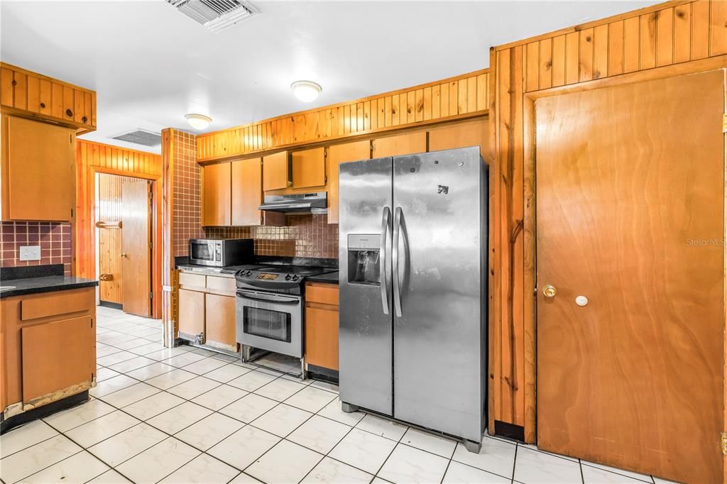 Под контрактом: $280,000 (3 спален, 2 ванн, 1185 Квадратных фут)