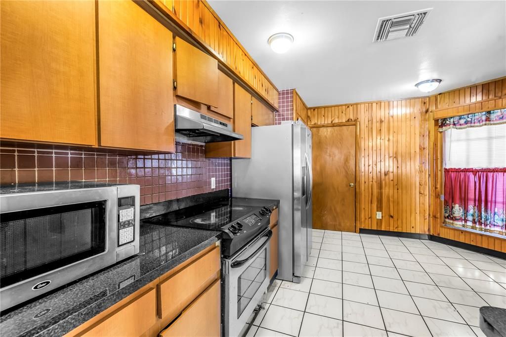 Под контрактом: $280,000 (3 спален, 2 ванн, 1185 Квадратных фут)