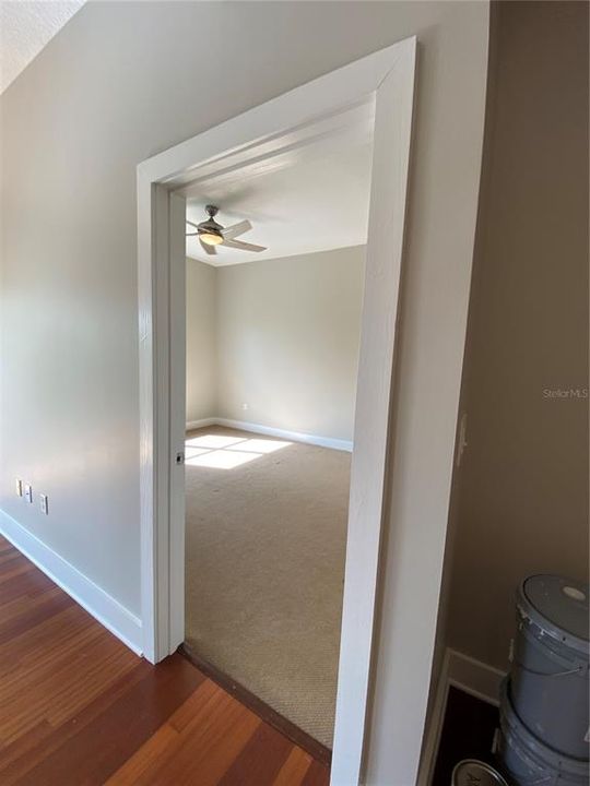 Active With Contract: $2,000 (1 beds, 1 baths, 897 Square Feet)