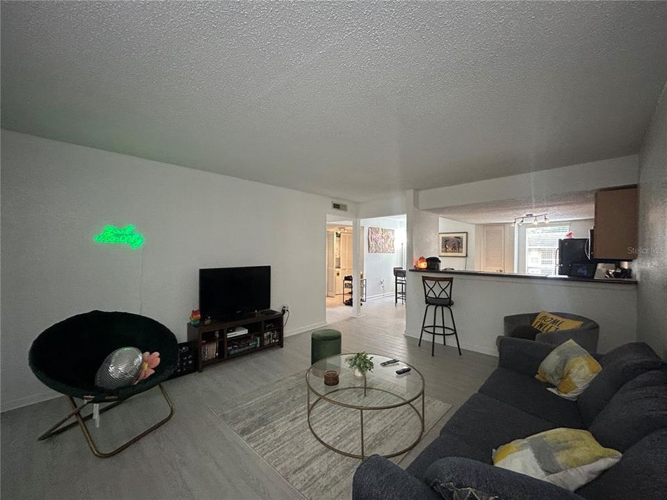 For Rent: $850 (2 beds, 2 baths, 1070 Square Feet)