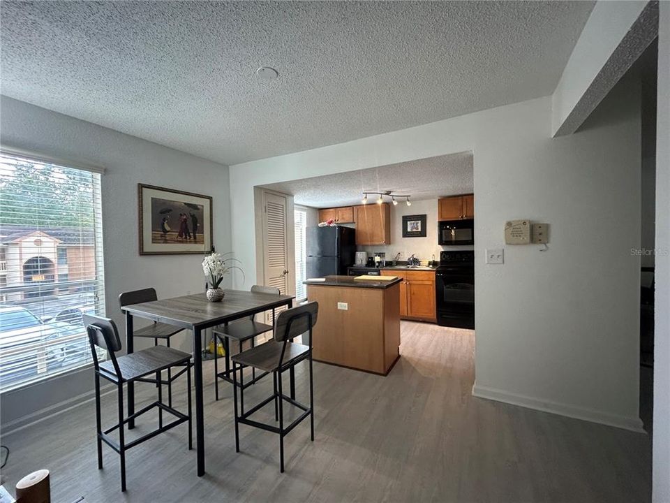 For Rent: $850 (2 beds, 2 baths, 1070 Square Feet)