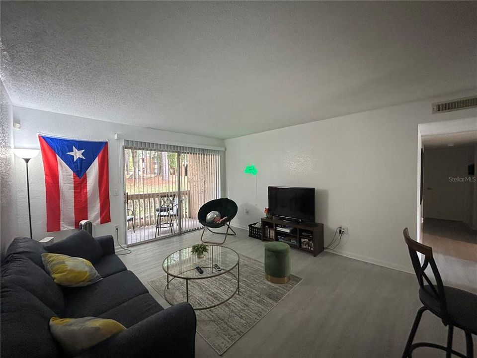 For Rent: $850 (2 beds, 2 baths, 1070 Square Feet)