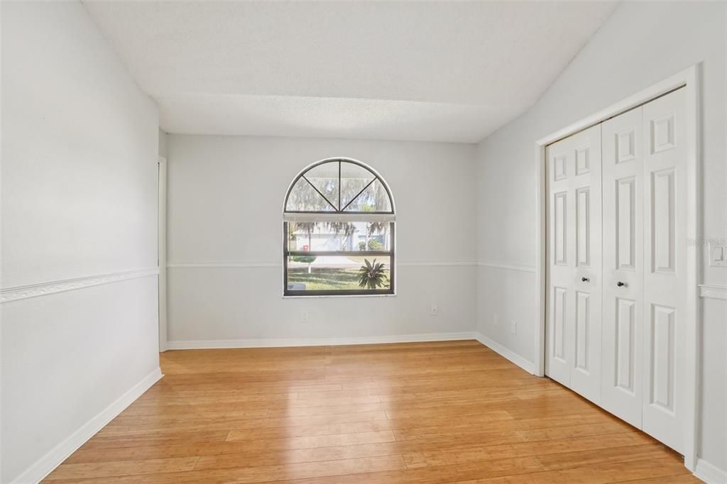 En Venta: $420,000 (4 camas, 2 baños, 2347 Pies cuadrados)