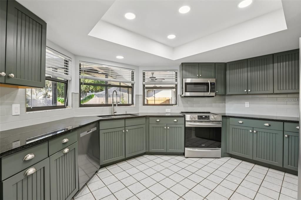 En Venta: $420,000 (4 camas, 2 baños, 2347 Pies cuadrados)