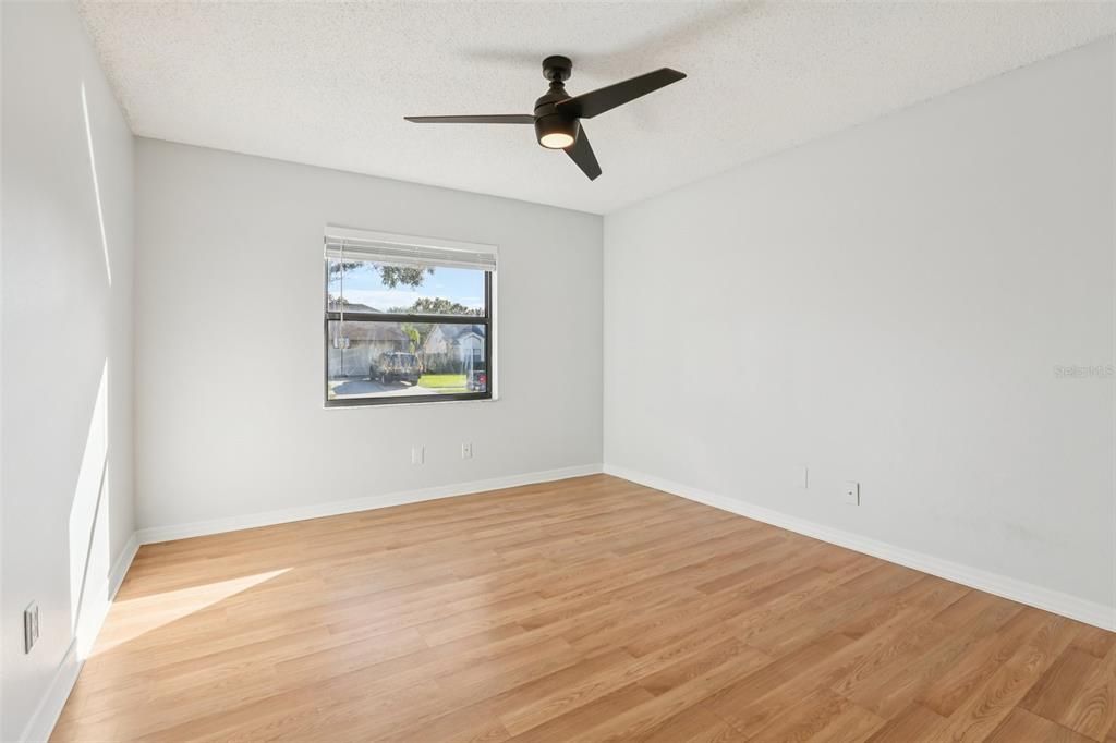 En Venta: $420,000 (4 camas, 2 baños, 2347 Pies cuadrados)