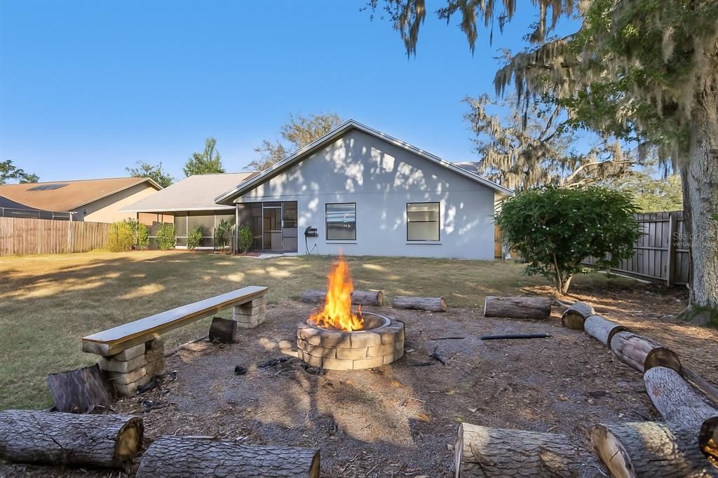 En Venta: $420,000 (4 camas, 2 baños, 2347 Pies cuadrados)