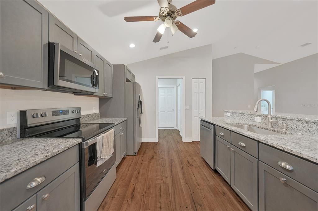 For Sale: $335,000 (3 beds, 2 baths, 1776 Square Feet)