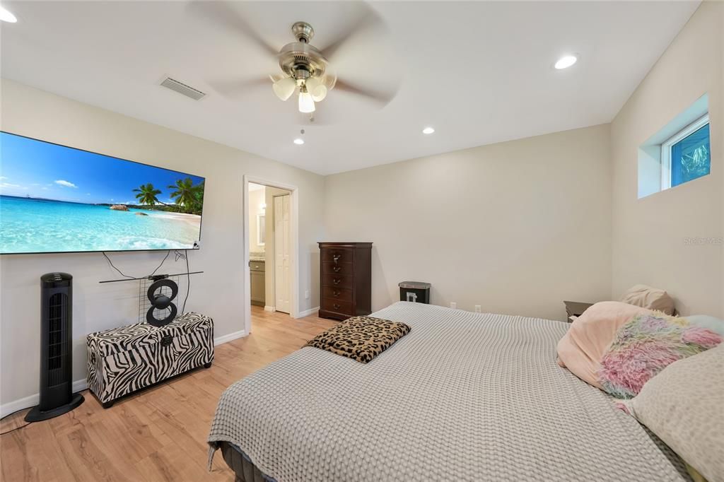 For Sale: $335,000 (3 beds, 2 baths, 1776 Square Feet)