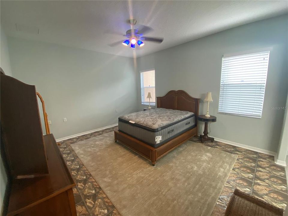 En Renta: $1,875 (3 camas, 2 baños, 1878 Pies cuadrados)